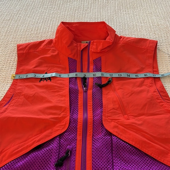 NIKE Men’s ACG Vest Orange Purple Size Small - Picture 12 of 13
